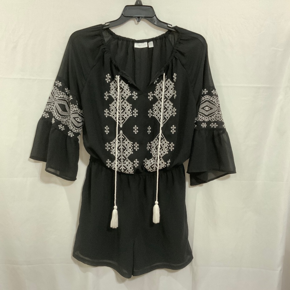 New York and Company Black embroidered Shorts Jumper Women's Medium Boho Chic